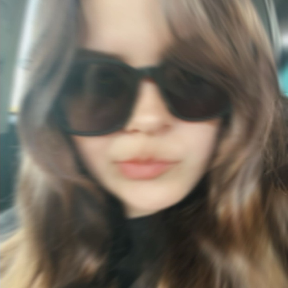 Meet your Posher, Caitlyn